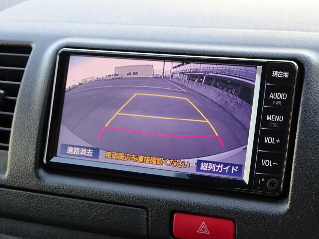 バックカメラも搭載しております。