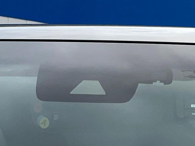 �y�g���^�Z�[�t�e�B�Z���X�z���s���ɑO���̎ԗ�����F�����A�Փ˂������Ȏ��͌x��ƃu���[�L�ŏՓˉ���Ɣ�Q�y�����A�V�X�g�B�����S�Ƀh���C�u�����y���݂��������܂��B