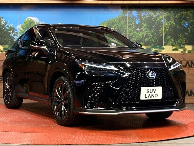 高透明度のガラス皮膜で撥水はもちろん、上質なツヤ・光沢を実現。紫外線や酸性雨から大切な愛車を保護し、色あせ・劣化を防止。「弾スプラッシュコート」、「弾プリミッサコート」からお選びいただけます。