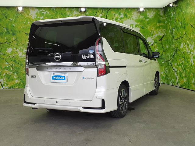 セレナ1.2 e-POWER ハイウェイスターV