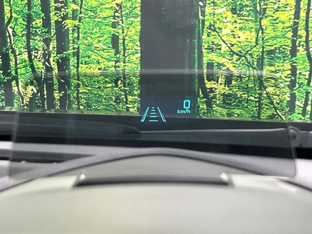 �y�w�b�h�A�b�v�f�B�X�v���C�z���݂̑��x�⑖�s�����f�W�^���\���ŉ^�]�ȑO���̃K���X�ɓ��e!�^�]���A�ڐ������炳���K�v�ȏ����m�F�ł���̂łƂ��Ă��֗��ň��S!