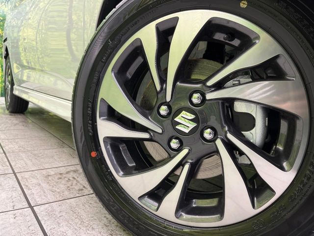 �y����15�C���`�A���~�z�C�[���z�O�ςɃ}�b�`���������A���~�z�C�[���𑕒����Ă���܂��B�e��ЊO�A���~�z�C�[����A�X�^�b�h���X�^�C�����戵�����Ă���܂��B���񂲑��k����������