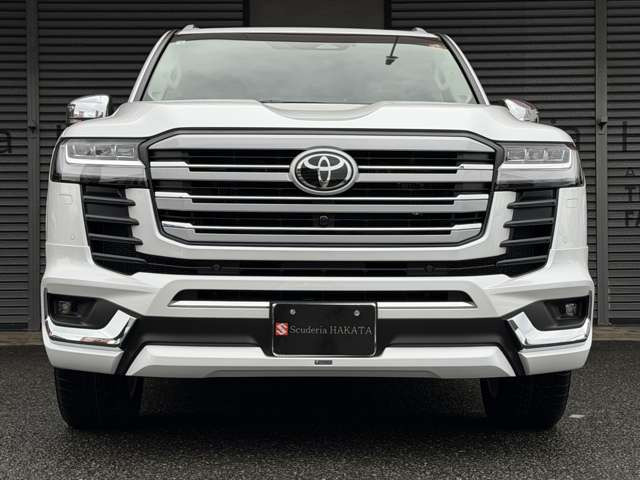 LEDプロジェクターライト(オートライト・オートハイビーム)・LEDポジショニングライト・シーケンシャルウィンカー・電動デフロック。