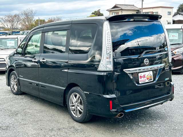 当店では軽自動車から普通車まで幅広くオールメーカーの車種・色・グレードを豊富に揃えております。