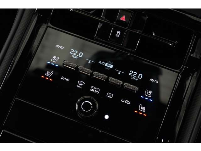 ポルシェの追及してきたパワフルでレーシーな走りは勿論健在、大人4人が快適なドライブをお楽しみいただけるスポーツサルーンを是非ご検討ください!