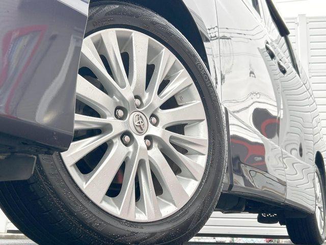 �y����18�C���`�A���~�z�C�[���z�O�ςɃ}�b�`���������A���~�z�C�[���𑕒����Ă���܂��B�e��ЊO�A���~�z�C�[����A�X�^�b�h���X�^�C�����戵�����Ă���܂��B���񂲑��k����������