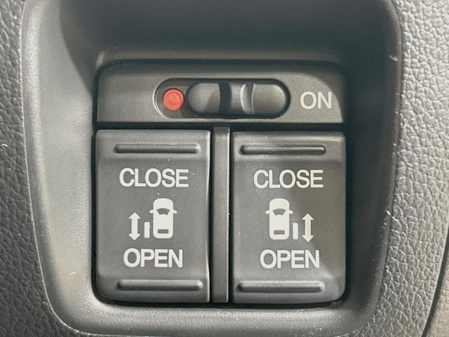 �y�����p���[�X���C�h�h�A�z�X�}�[�g�L�[��^�]�Ȃ̃X�C�b�`�Ō�ȗ����X���C�h�h�A�̊J���\���d��������͂����ăh�A���J����K�v�������A�����Ȃ��q�l�ł��ȒP�ɊJ���߂ł����K�ł���