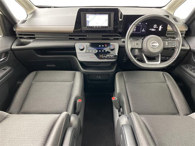 セレナ2.0 ハイウェイスターV 4WD