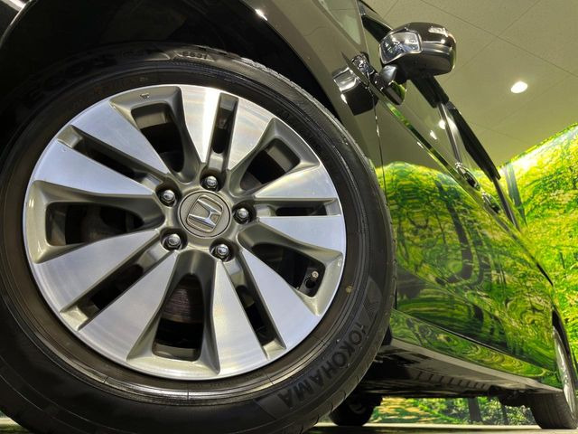 �y����16�C���`�A���~�z�C�[���z�O�ςɃ}�b�`���������A���~�z�C�[���𑕒����Ă���܂��B�e��ЊO�A���~�z�C�[����A�X�^�b�h���X�^�C�����戵�����Ă���܂��B���񂲑��k����������