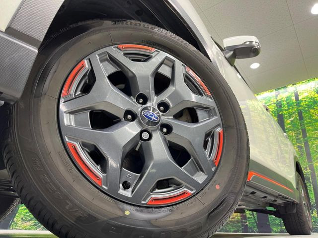 �y����17�C���`�A���~�z�C�[���z�O�ςɃ}�b�`���������A���~�z�C�[���𑕒����Ă���܂��B�e��ЊO�A���~�z�C�[����A�X�^�b�h���X�^�C�����戵�����Ă���܂��B���񂲑��k����������