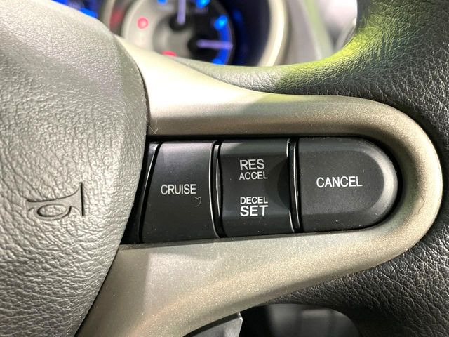 �y�N���[�Y�R���g���[���z�������H�����N���N���s�B�A�N�Z���𗣂��Ă���葬�x�ő��s���ł��A�������^�]���̕��S���y��!�����E�������ȒP�ȃX�C�b�`����Œ����ł��܂��B