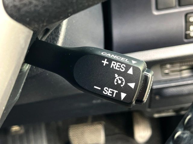 ���y�N���[�Y�R���g���[���z�������H�Ȃǂő��s���Ɉ��̃X�s�[�h�ő��s����@�\�ł��B�ȒP�ȑ���Œ������̉^�]����J���y�����Ă���鋭�������ł��B