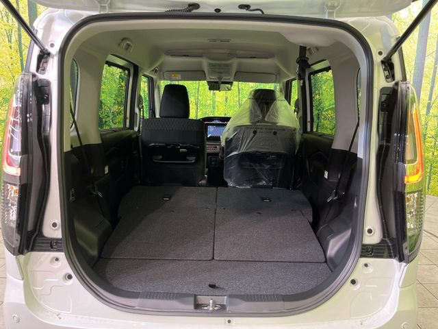 ���i�̂���������ʋ΁A���}���ɏ\���ȉ׎��X�y�[�X���m�ۂ��Ă���܂��B�Z�J���h�V�[�g��|���ƁA�傫�ȉו��̐ύڂ��\�ł���