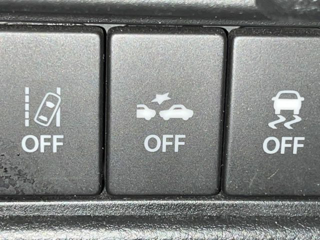 �y�X�}�[�g�u���[�L�T�|�[�g�z���s���ɑO���̎ԗ�����F�����A�Փ˂������Ȏ��͌x��ƃu���[�L�ŏՓˉ���Ɣ�Q�y�����A�V�X�g�B�����S�Ƀh���C�u�����y���݂��������܂��B