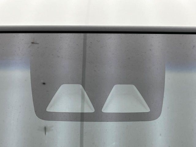 �y�X�}�[�g�A�V�X�g�z���s���ɑO���̎ԗ�����F�����A�Փ˂������Ȏ��͌x��ƃu���[�L�ŏՓˉ���Ɣ�Q�y�����A�V�X�g�B�����S�Ƀh���C�u�����y���݂��������܂��B