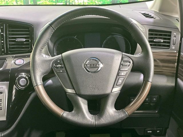 �y�����v�����X�e�A�����O�z�㎿�Ȋv���g�p���邱�ƂŁA��ɂ����������݂ƂĂ��^�]���₷���n���h���ł���