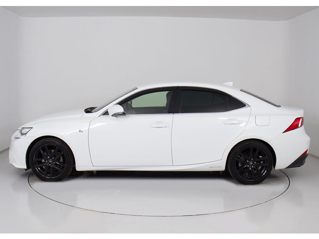 専用18インチアルミ!!アルミホイールの変更も可能です!お客様のお好みの1台を作成可能となります!※詳細はスタッフまでお尋ねください。