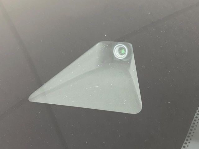 �y�O�He-Assist�z���s���ɑO���̎ԗ�����F�����A�Փ˂������Ȏ��͌x��ƃu���[�L�ŏՓˉ���Ɣ�Q�y�����A�V�X�g�B�����S�Ƀh���C�u�����y���݂��������܂��B