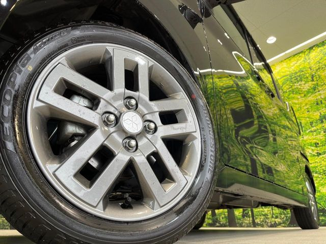 �y����15�C���`�A���~�z�C�[���z�O�ςɃ}�b�`���������A���~�z�C�[���𑕒����Ă���܂��B�e��ЊO�A���~�z�C�[����A�X�^�b�h���X�^�C�����戵�����Ă���܂��B���񂲑��k����������