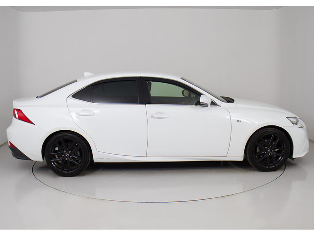 専用18インチアルミ!!アルミホイールの変更も可能です!お客様のお好みの1台を作成可能となります!※詳細はスタッフまでお尋ねください。