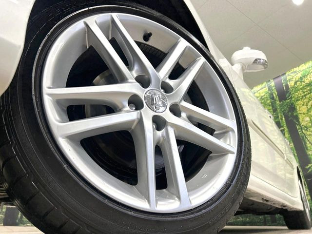 �y����18�C���`�A���~�z�C�[���z�O�ςɃ}�b�`���������A���~�z�C�[���𑕒����Ă���܂��B�e��ЊO�A���~�z�C�[����A�X�^�b�h���X�^�C�����戵�����Ă���܂��B���񂲑��k����������