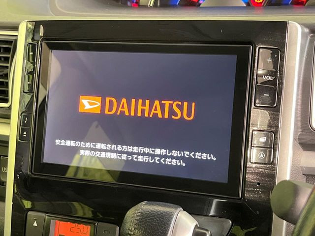 �y�����i�r�z�l�C�̏����i�r�𑕔����Ă���܂��B�i�r�̎g���₷���͂������A�I�[�f�B�I�@�\���[��!�L�����v�◷�s�͂������A�ʋ΂┃�����ȂǕ��i�̃h���C�u���y�����Ȃ�͂���