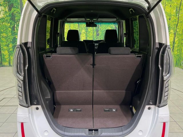 ���i�̂���������ʋ΁A���}���ɏ\���ȉ׎��X�y�[�X���m�ۂ��Ă���܂��B�Z�J���h�V�[�g��|���ƁA�傫�ȉו��̐ύڂ��\�ł���