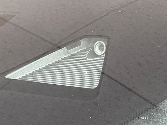 �yi-ACTIVESENSE�z���s���ɑO���̎ԗ�����F�����A�Փ˂������Ȏ��͌x��ƃu���[�L�ŏՓˉ���Ɣ�Q�y�����A�V�X�g�B�����S�Ƀh���C�u�����y���݂��������܂��B