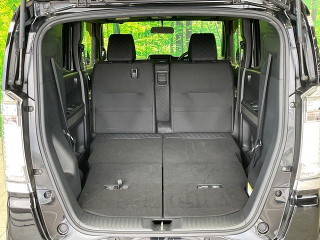 ���i�̂���������ʋ΁A���}���ɏ\���ȉ׎��X�y�[�X���m�ۂ��Ă���܂��B�Z�J���h�V�[�g��|���ƁA�傫�ȉו��̐ύڂ��\�ł���