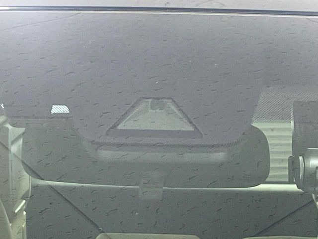 �y�g���^�Z�[�t�e�B�Z���X�z���s���ɑO���̎ԗ�����F�����A�Փ˂������Ȏ��͌x��ƃu���[�L�ŏՓˉ���Ɣ�Q�y�����A�V�X�g�B�����S�Ƀh���C�u�����y���݂��������܂��B