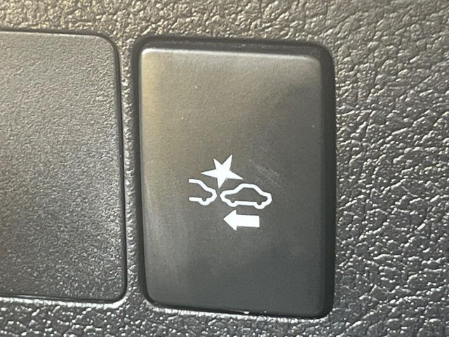 �y�g���^�Z�[�t�e�B�Z���X�z���s���ɑO���̎ԗ�����F�����A�Փ˂������Ȏ��͌x��ƃu���[�L�ŏՓˉ���Ɣ�Q�y�����A�V�X�g�B�����S�Ƀh���C�u�����y���݂��������܂��B