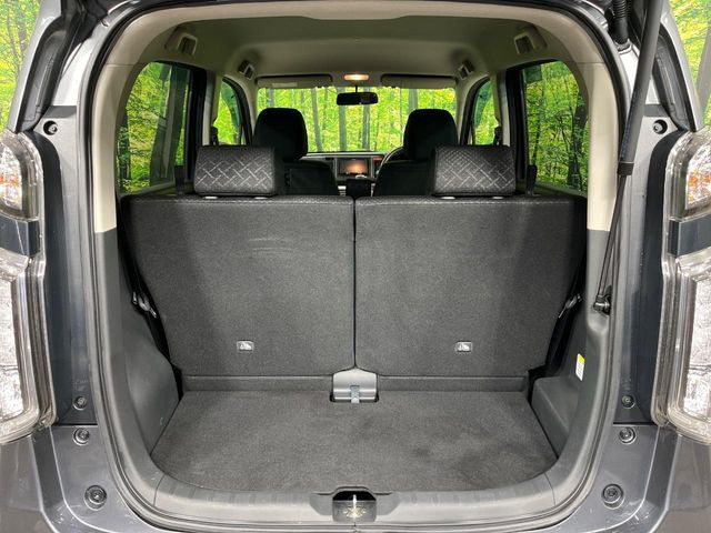 ���i�̂���������ʋ΁A���}���ɏ\���ȉ׎��X�y�[�X���m�ۂ��Ă���܂��B�Z�J���h�V�[�g��|���ƁA�傫�ȉו��̐ύڂ��\�ł���