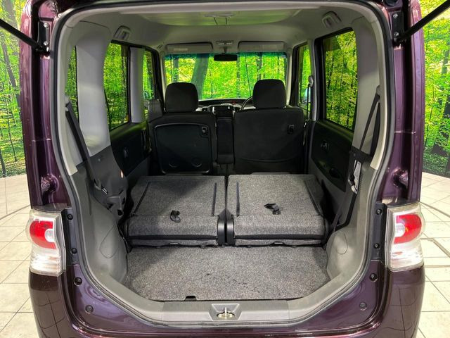 ���i�̂���������ʋ΁A���}���ɏ\���ȉ׎��X�y�[�X���m�ۂ��Ă���܂��B�Z�J���h�V�[�g��|���ƁA�傫�ȉו��̐ύڂ��\�ł���