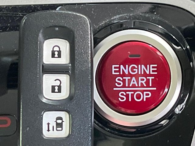 �yHonda�X�}�[�g�L�[�z�J�o����|�P�b�g�ɓ��ꂽ�܂܂ł��h�A�̎{���E�������\�ȃX�}�[�g�L�[�𑕔��B�G���W���̃I���E�I�t�����J�M�����o���K�v����������Ƃ��Ă��֗��ł���