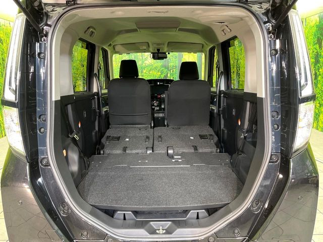 ���i�̂���������ʋ΁A���}���ɏ\���ȉ׎��X�y�[�X���m�ۂ��Ă���܂��B�Z�J���h�V�[�g��|���ƁA�傫�ȉו��̐ύڂ��\�ł���