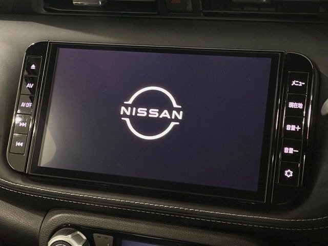 【純正ナビ】人気の純正ナビを装備。オーディオ機能も充実しており、Bluetooth接続すればお持ちのスマホやMP3プレイヤーの音楽を再生可能!毎日の運転がさらに楽しくなります!!