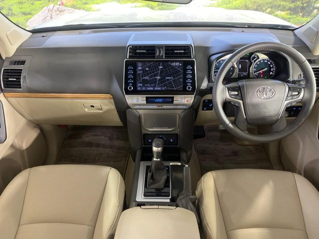 ランドクルーザープラド2.7 TX Lパッケージ マットブラック エディション 4WD