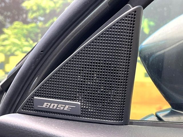 �yBOSE�T�E���h�V�X�e���z���[�J�[�I�v�V�����̍��i�ʃT�E���h�V�X�e���𓋍ځB��p�̃`���[�j���O���{���ꂽ�召�l�X�ȃX�s�[�J�[����ǎ��ȃT�E���h���t�ł��A�Տꊴ���ӂ�鉹����Ԃ����o���܂��B