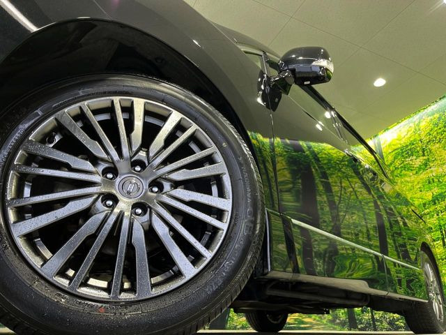 �y����18�C���`�A���~�z�C�[���z�O�ςɃ}�b�`���������A���~�z�C�[���𑕒����Ă���܂��B�e��ЊO�A���~�z�C�[����A�X�^�b�h���X�^�C�����戵�����Ă���܂��B���񂲑��k����������