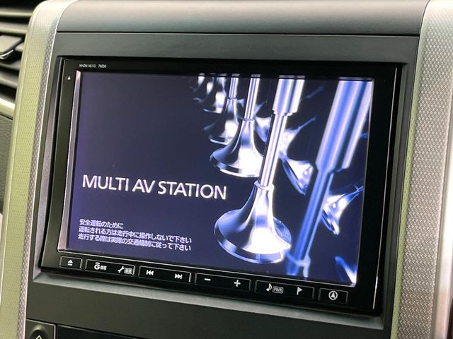 �y�����i�r�z�l�C�̏����i�r�𑕔����Ă���܂��B�i�r�̎g���₷���͂������A�I�[�f�B�I�@�\���[��!�L�����v�◷�s�͂������A�ʋ΂┃�����ȂǕ��i�̃h���C�u���y�����Ȃ�͂���