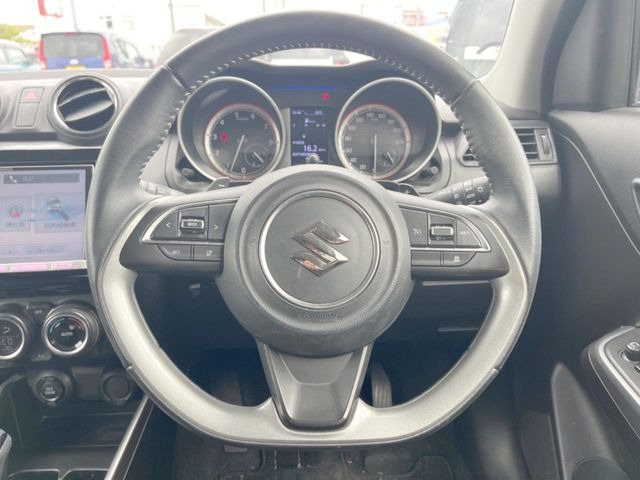 �y�����v�����X�e�A�����O�z�㎿�Ȋv���g�p���邱�ƂŁA��ɂ����������݂ƂĂ��^�]���₷���n���h���ł���