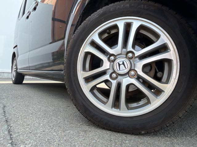 �y����14�C���`�A���~�z�C�[���z�O�ςɃ}�b�`���������A���~�z�C�[���𑕒����Ă���܂��B�e��ЊO�A���~�z�C�[����A�X�^�b�h���X�^�C�����戵�����Ă���܂��B���񂲑��k����������