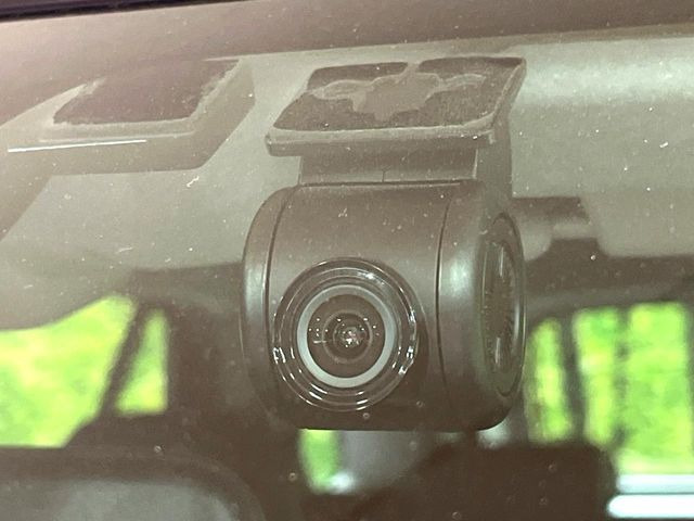 【ドライブレコーダー】ドライブレコーダー装備!走行中はもちろん、あおり運転や事故に遭遇した際、映像で記録し、万一のリスクに備えます。※記録用SDカードはお客様ご自身でご準備いただく必要があります。