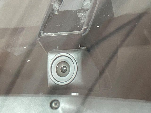 【ドライブレコーダー】ドライブレコーダー装備!走行中はもちろん、あおり運転や事故に遭遇した際、映像で記録し、万一のリスクに備えます。※記録用SDカードはお客様ご自身でご準備いただく必要があります。