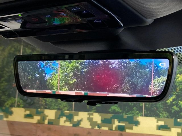 【デジタルインナーミラー】後席の大きな荷物や同乗者で後方が確認しづらい時でも安心!カメラが撮影した車両後方の映像をルームミラー内に表示。クリアな視界で状況の確認が可能です!