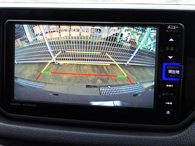 �o�b�N�J���������ڂ��Ă���܂��B