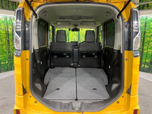 ���i�̂���������ʋ΁A���}���ɏ\���ȉ׎��X�y�[�X���m�ۂ��Ă���܂��B�Z�J���h�V�[�g��|���ƁA�傫�ȉו��̐ύڂ��\�ł���