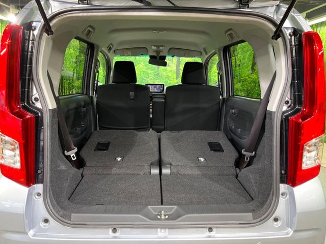 普段のお買い物や通勤、送迎等に十分な荷室スペースを確保しております。セカンドシートを倒すと、大きな荷物の積載も可能です♪