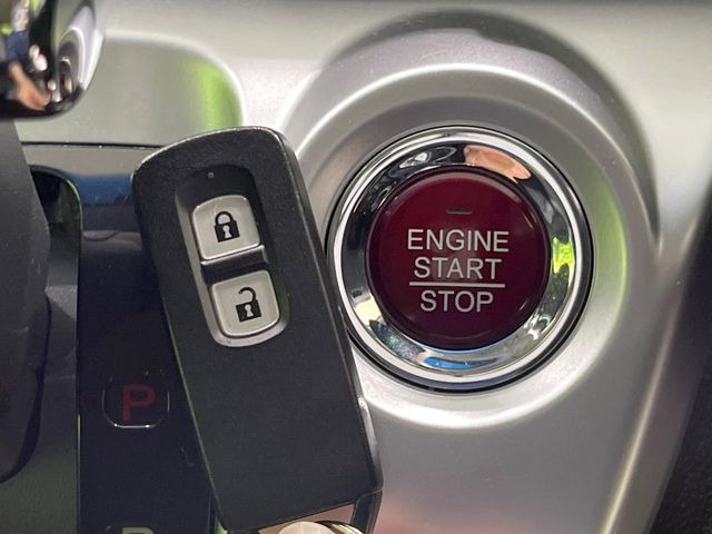 �yHonda�X�}�[�g�L�[�z�J�o����|�P�b�g�ɓ��ꂽ�܂܂ł��h�A�̎{���E�������\�ȃX�}�[�g�L�[�𑕔��B�G���W���̃I���E�I�t�����J�M�����o���K�v����������Ƃ��Ă��֗��ł���