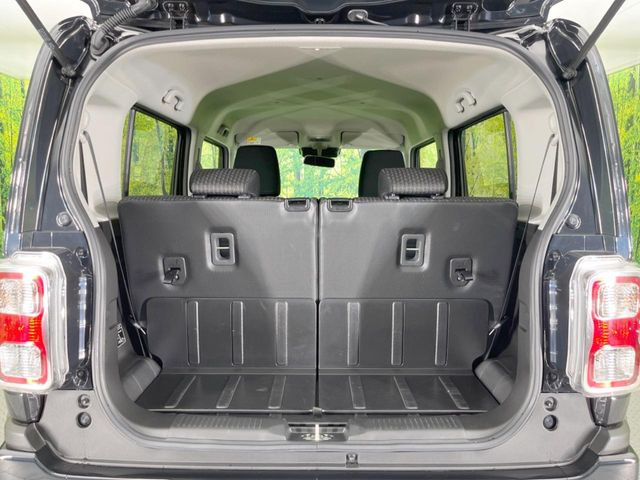 ���i�̂���������ʋ΁A���}���ɏ\���ȉ׎��X�y�[�X���m�ۂ��Ă���܂��B�Z�J���h�V�[�g��|���ƁA�傫�ȉו��̐ύڂ��\�ł���